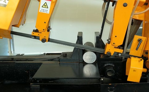 丰城数控带锯床自动送料精度会出现偏差吗？